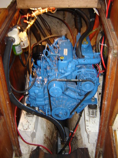Boat_engine_002.jpg